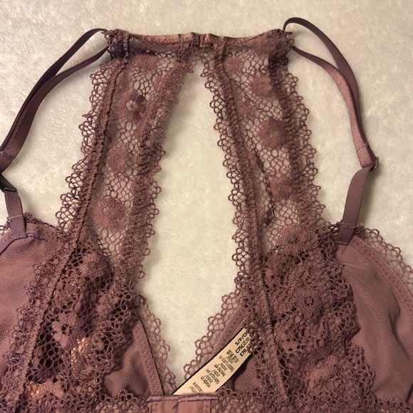 Victoria’s Secret NWT Racer Back Lace Bralette - Picture 3 of 5
